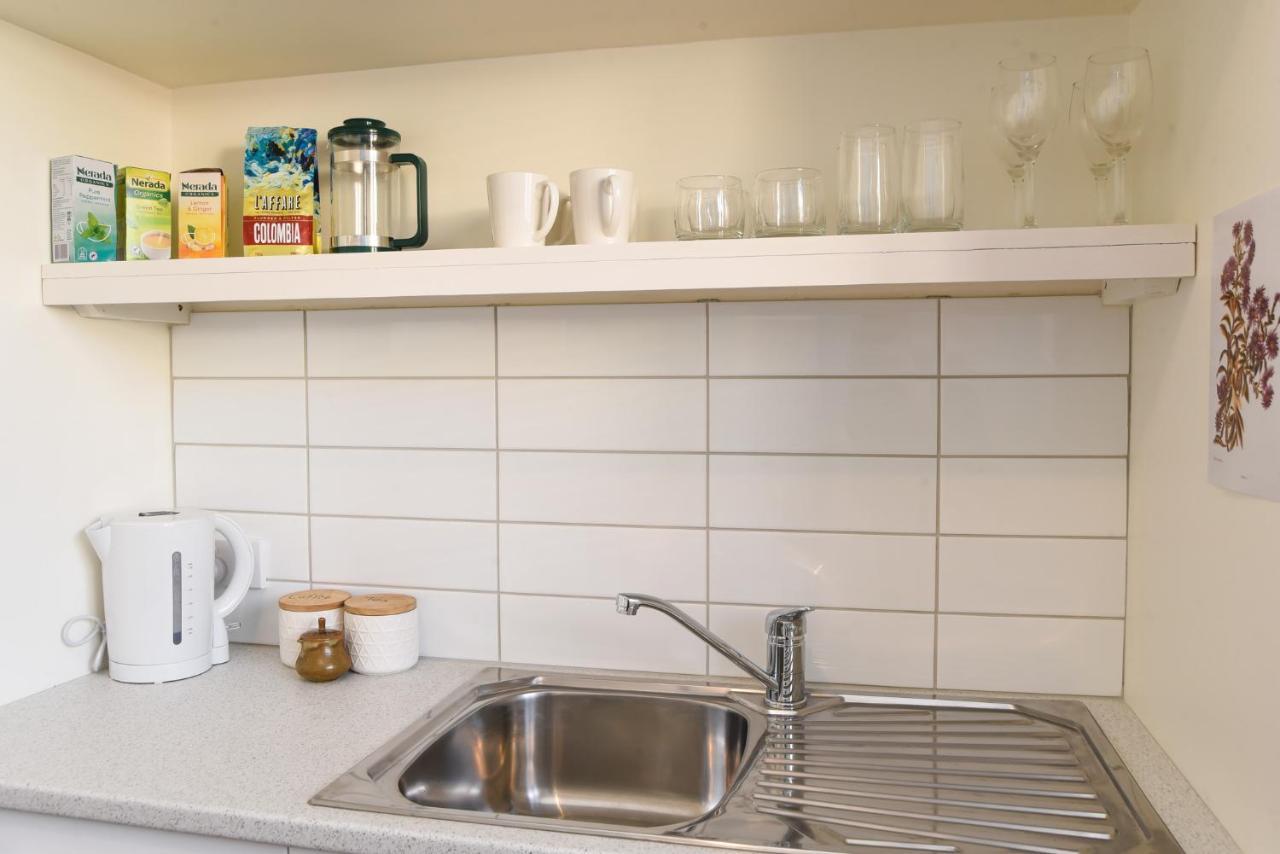 Sunny Mornington 2 Bedroom Guest Suite ديوندين المظهر الخارجي الصورة